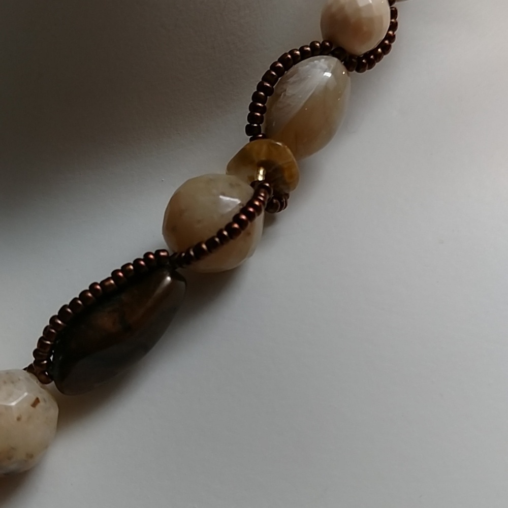Glass stone Necklace - Picture 3 of 3